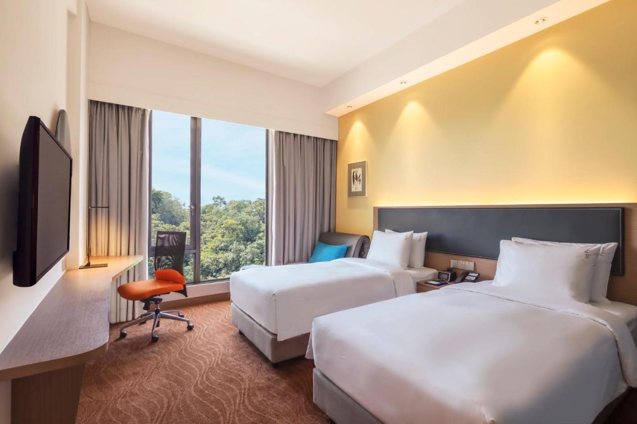 Holiday Inn Express Kota Kinabalu City Centre By Ihg Экстерьер фото
